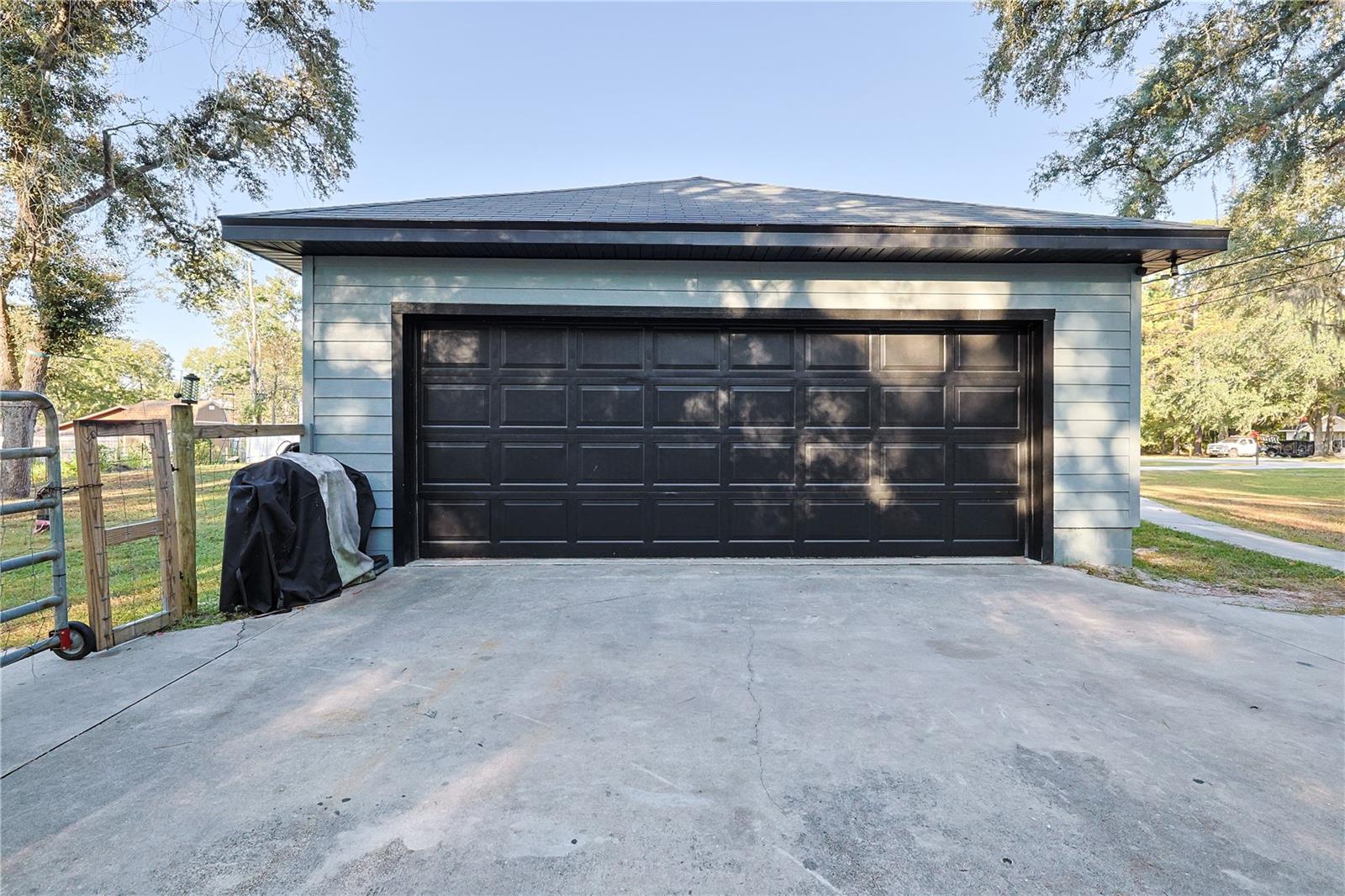 HOLLY BROOK - Residential