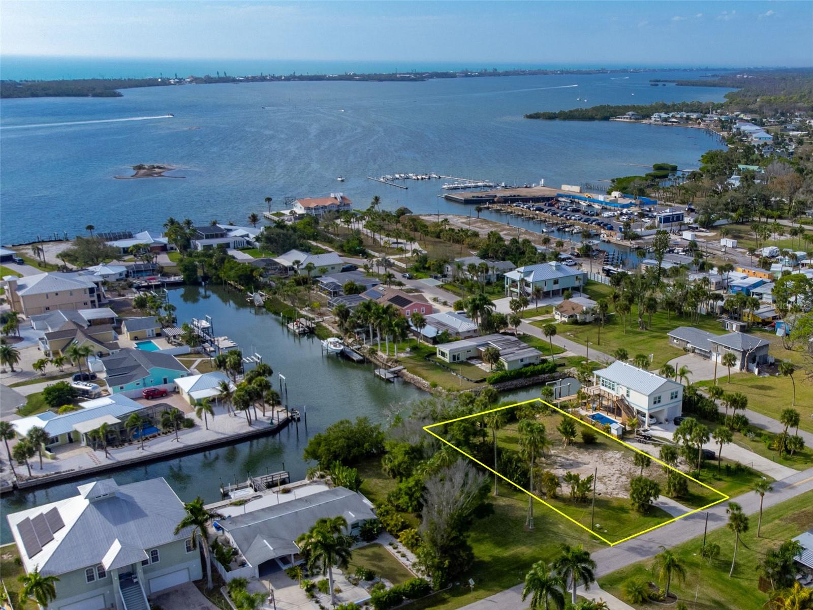 SOUTH WIND HARBOR - Land