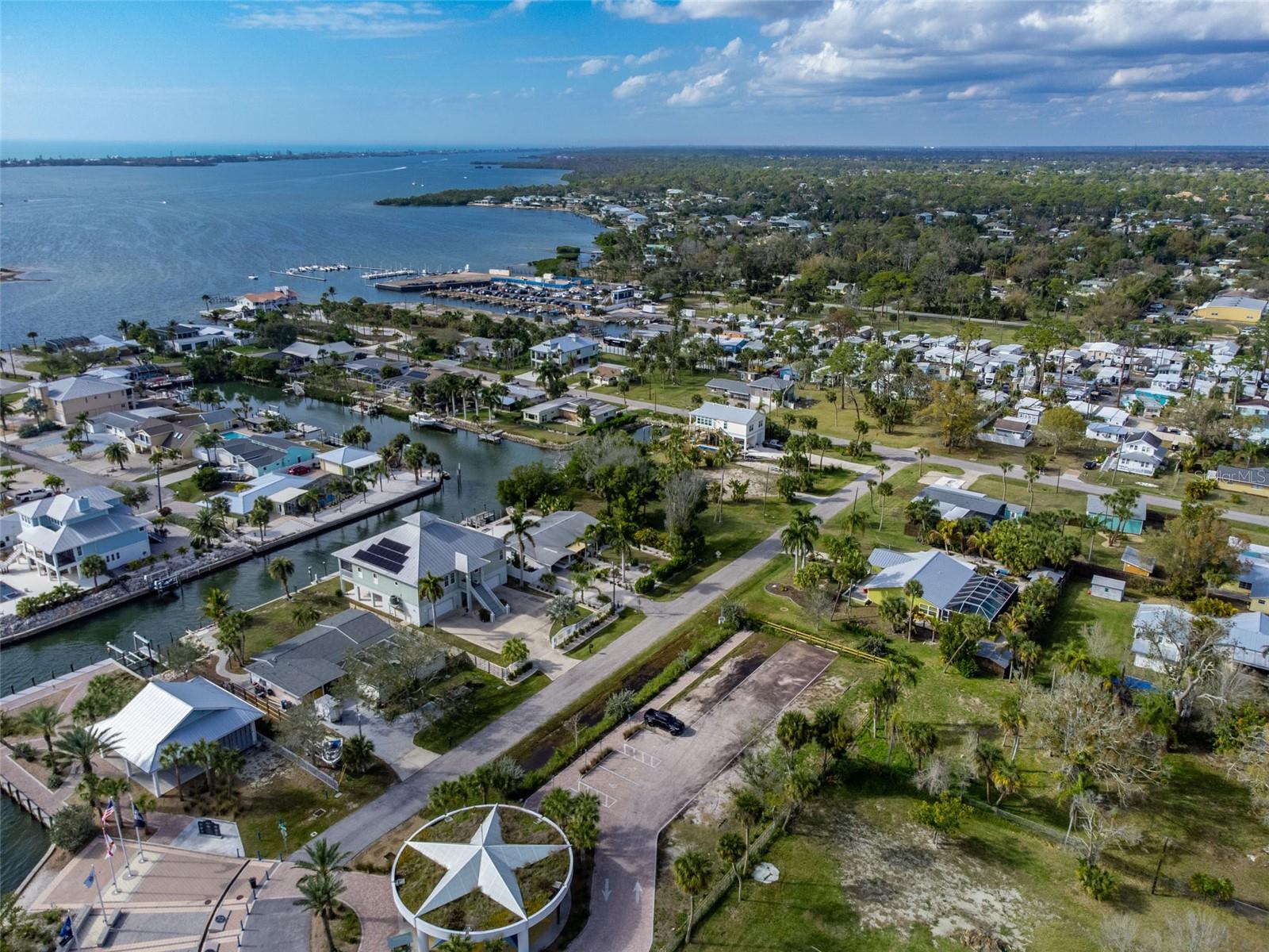 SOUTH WIND HARBOR - Land