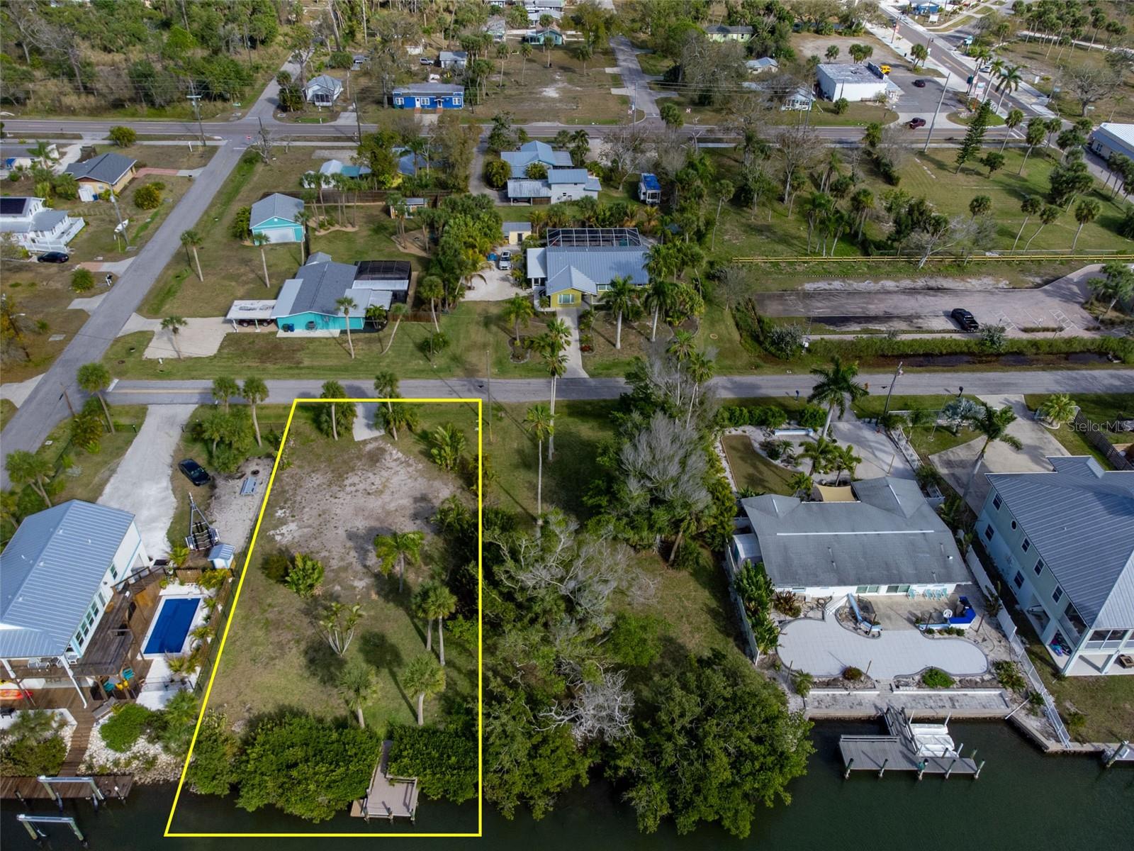 SOUTH WIND HARBOR - Land