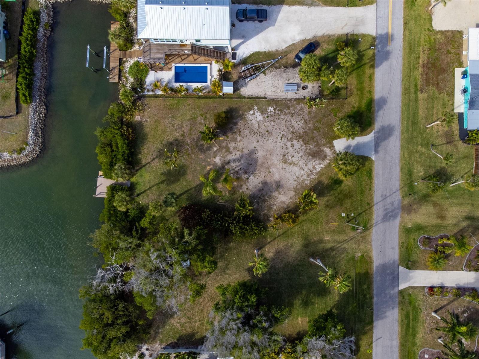 SOUTH WIND HARBOR - Land