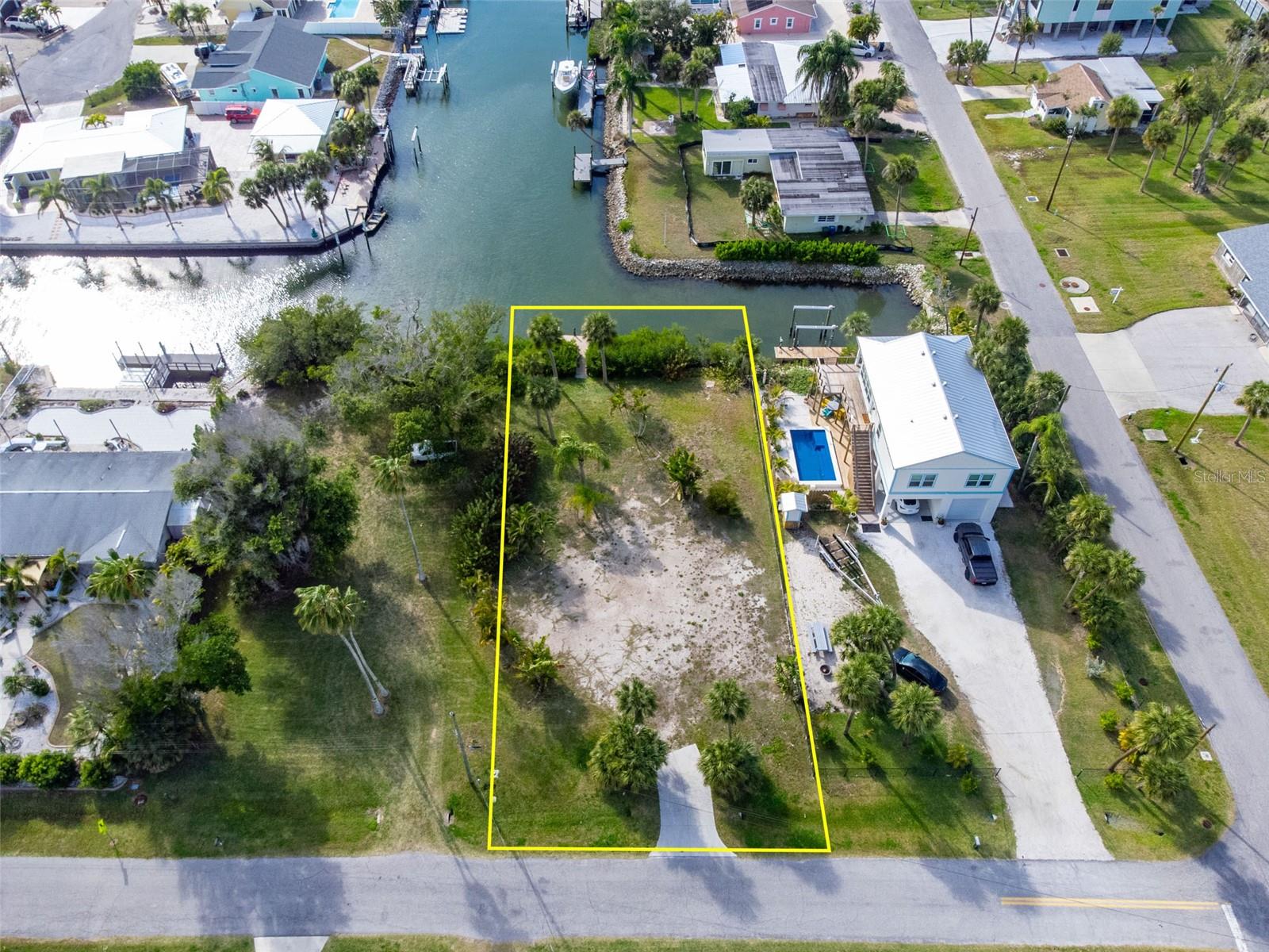 SOUTH WIND HARBOR - Land