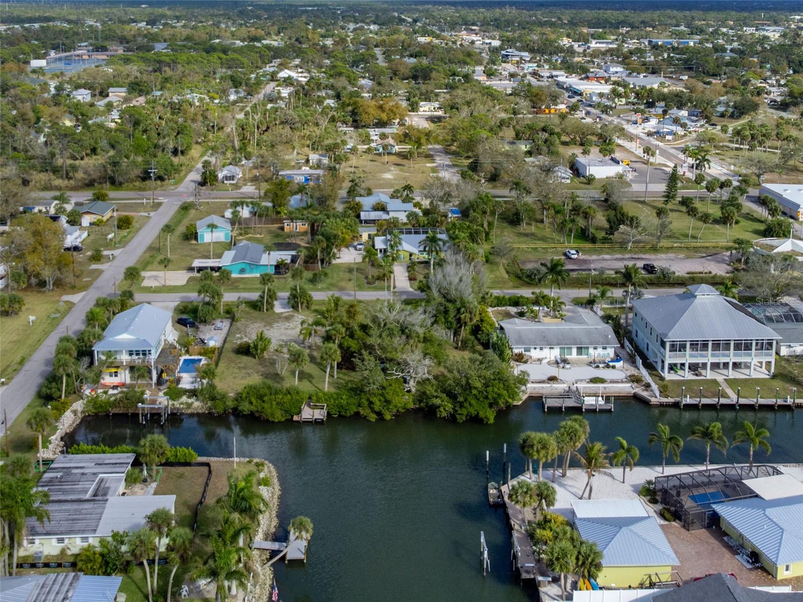 SOUTH WIND HARBOR - Land