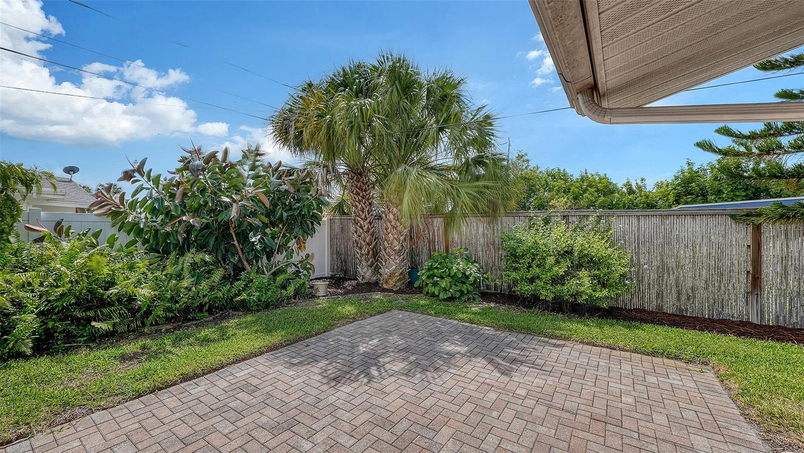VENICE GARDENS - Residential
