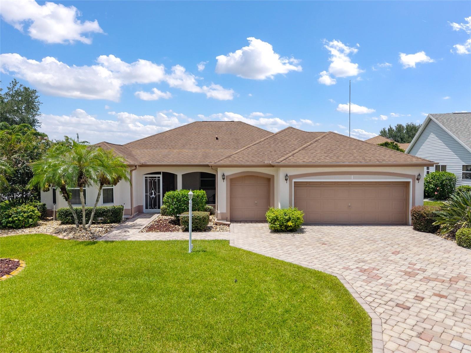 702 MELENDEZ WAY