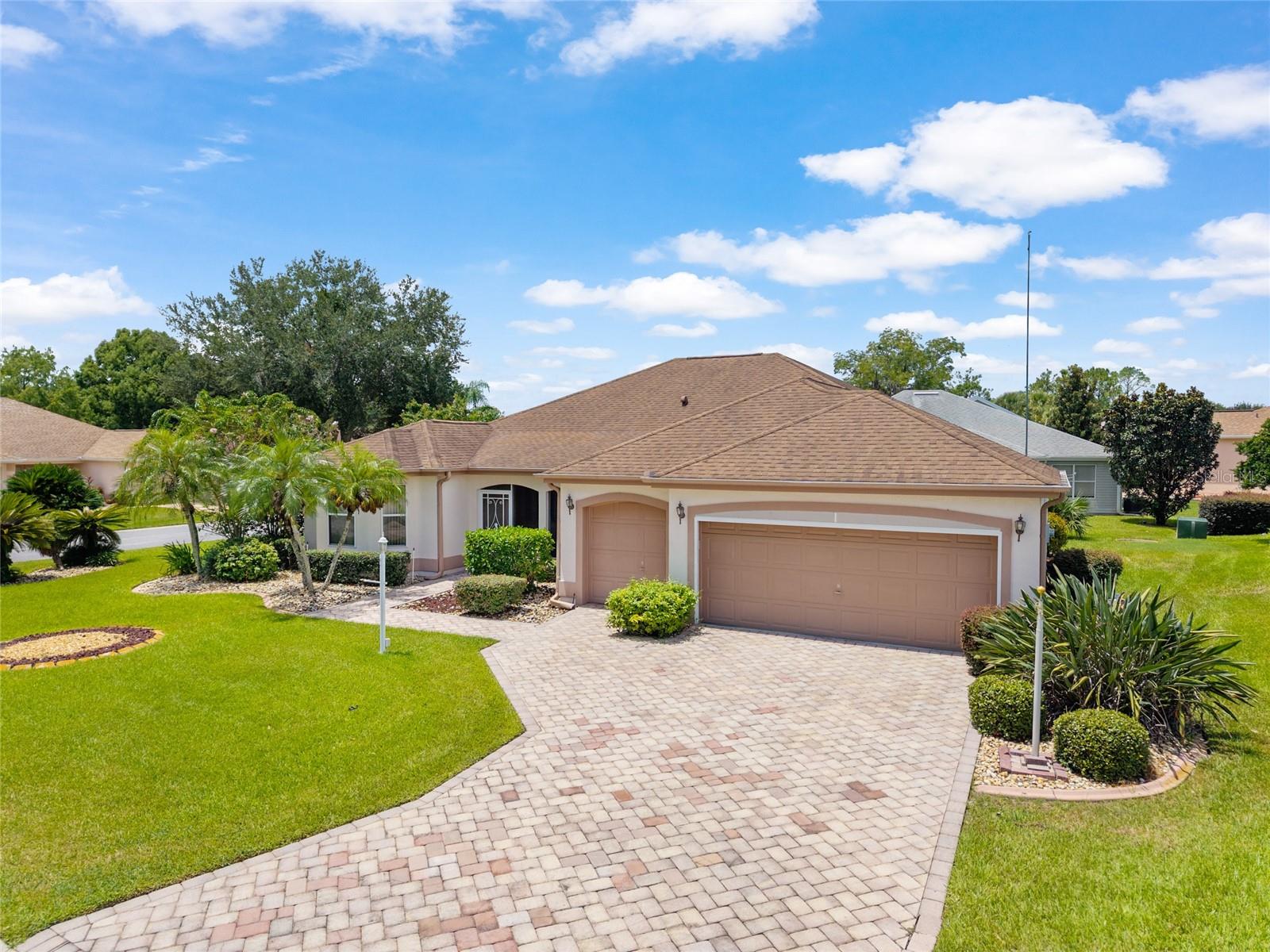 702 MELENDEZ WAY