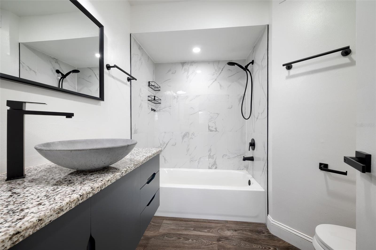 SOUTHPOINTE CONDO - Residential