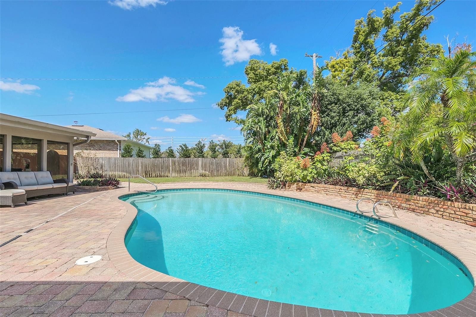 51 OAKLEIGH LANE