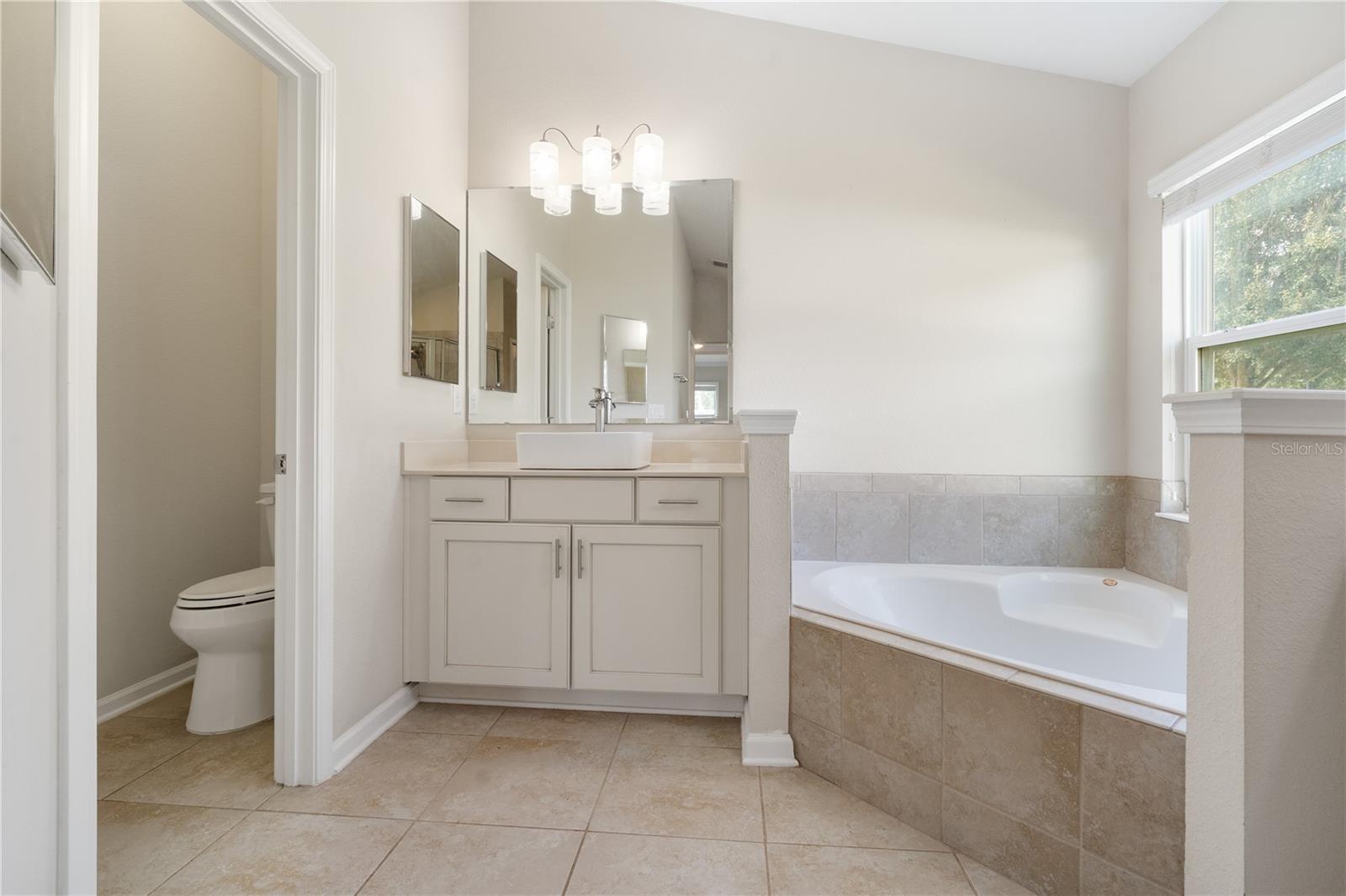 HIDDEN LAKES - Residential