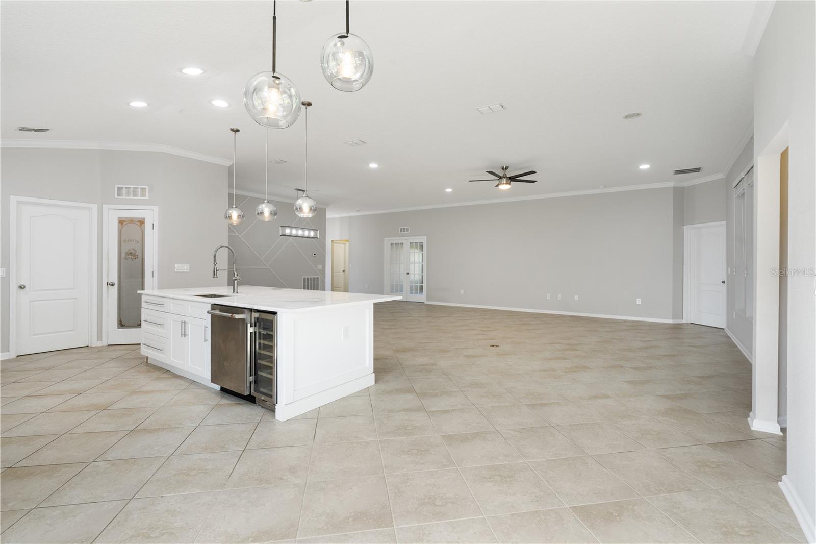 HIDDEN LAKES - Residential