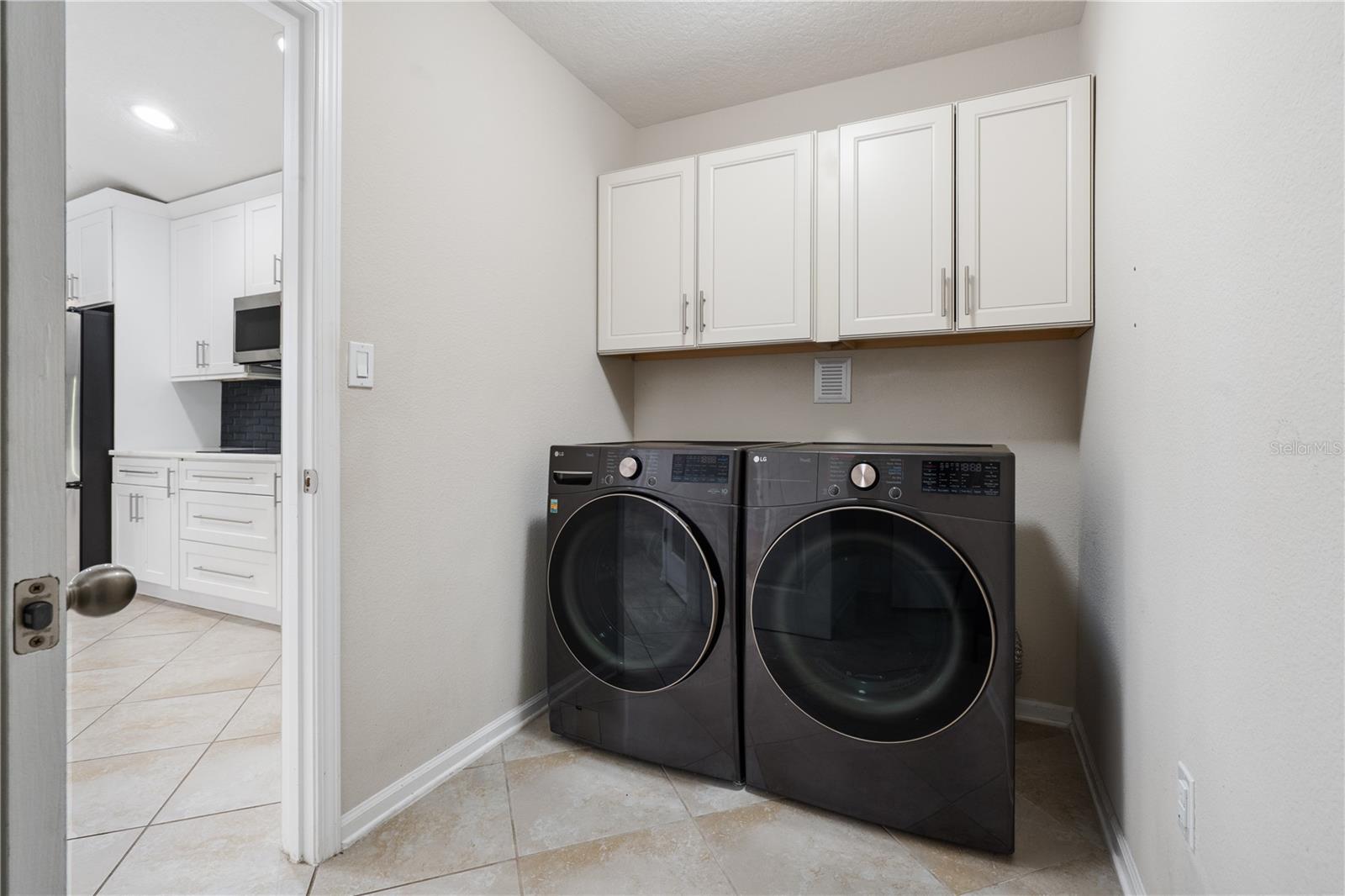 HIDDEN LAKES - Residential