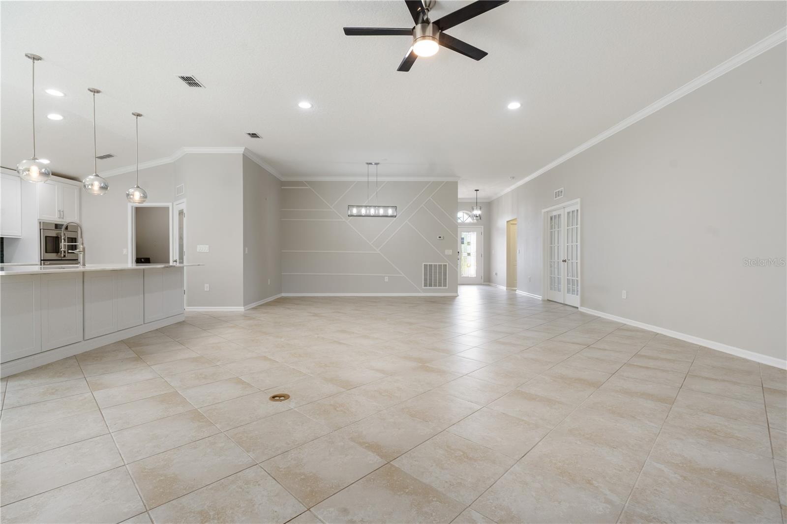 HIDDEN LAKES - Residential