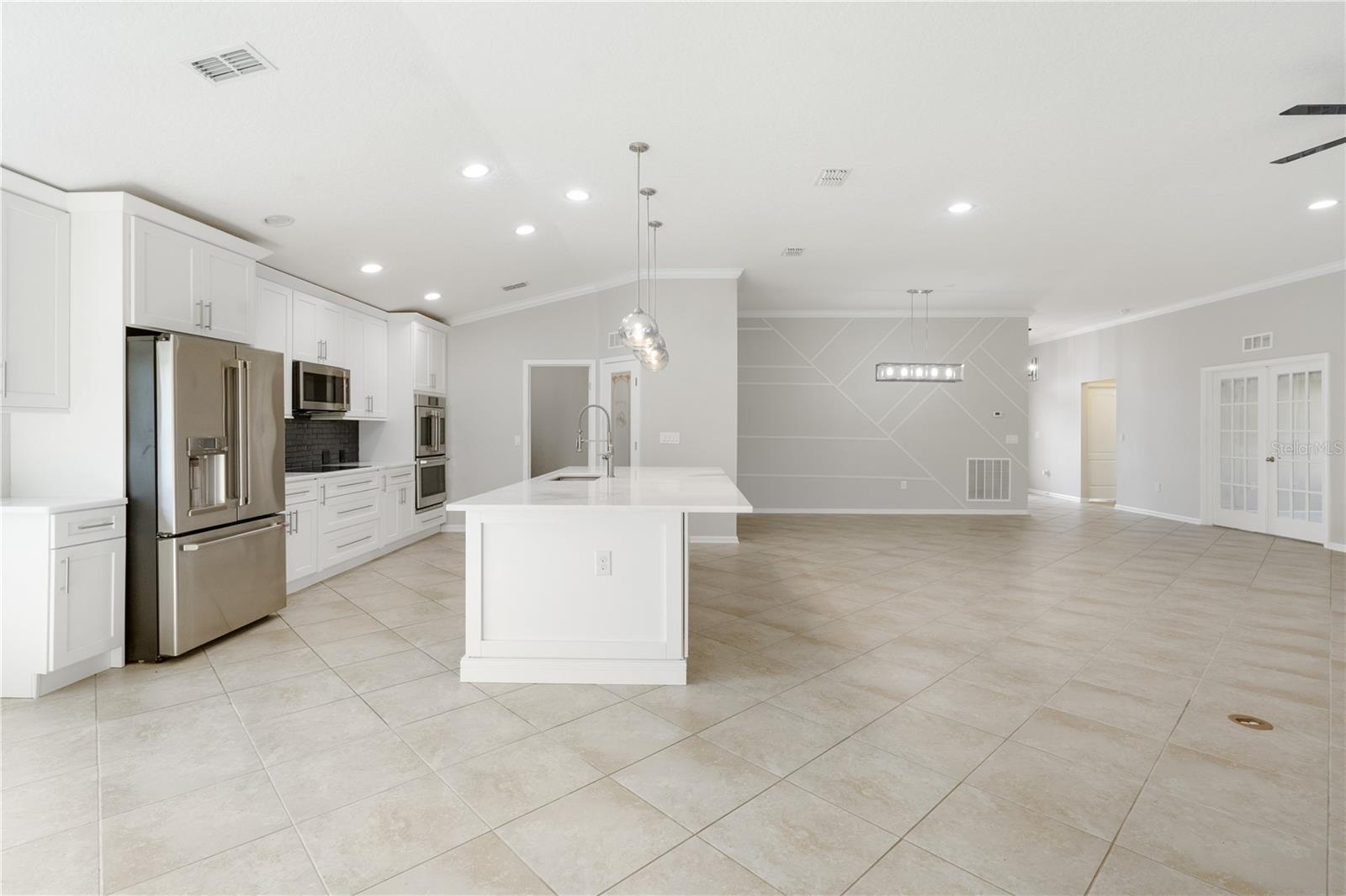 HIDDEN LAKES - Residential