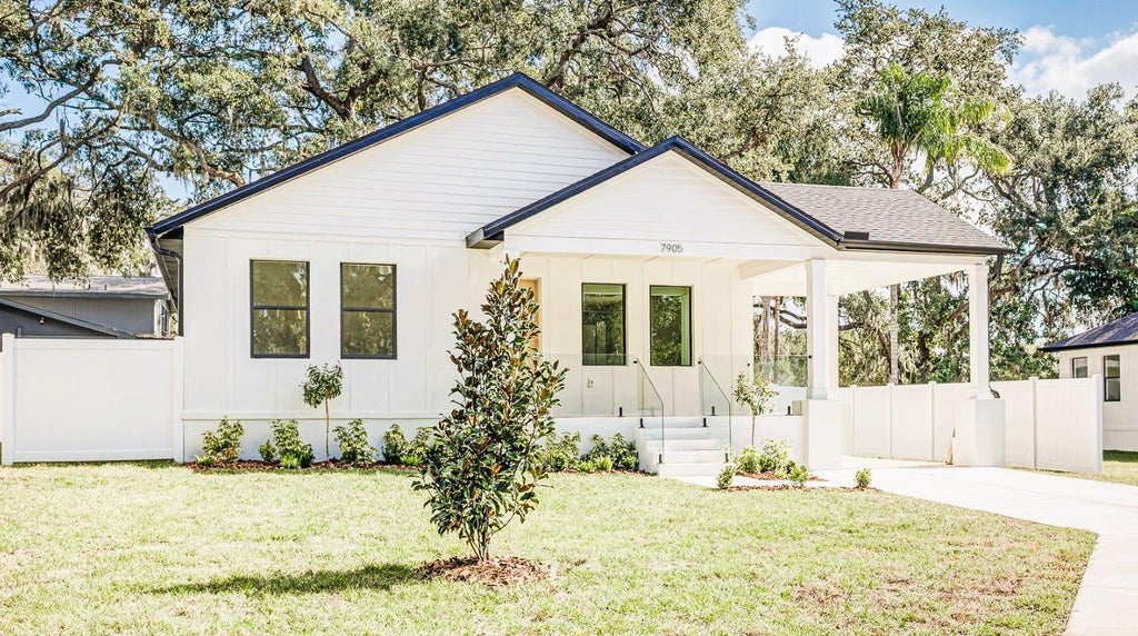 Photo of 7905 N Greenwood Avenue, Tampa, FL 33604 (MLS # O6443520)