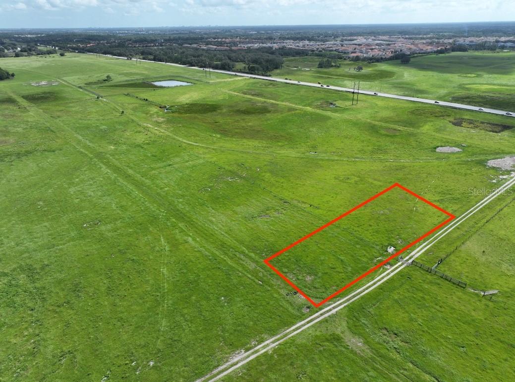 1.26 Acre clear lot located in the well-established community of Davenport, surrounded by new and existing single-family subdivisions. Just minutes from I-4, Hwy 27, and Walt Disney World.
Great location in the fast growing are of Davenport. Ideal for investors, builders, or land bankers looking to secure property in a rapidly appreciating market.