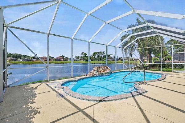 423 STONEHENGE CIR, ROCKLEDGE, FL 32955 - Image 329271336dc4bb33febd16e65e326e72/3039408471