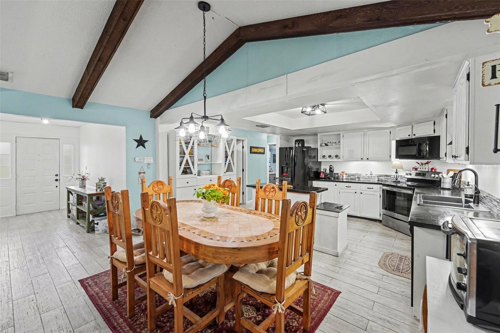 PINE LAKE - Residential