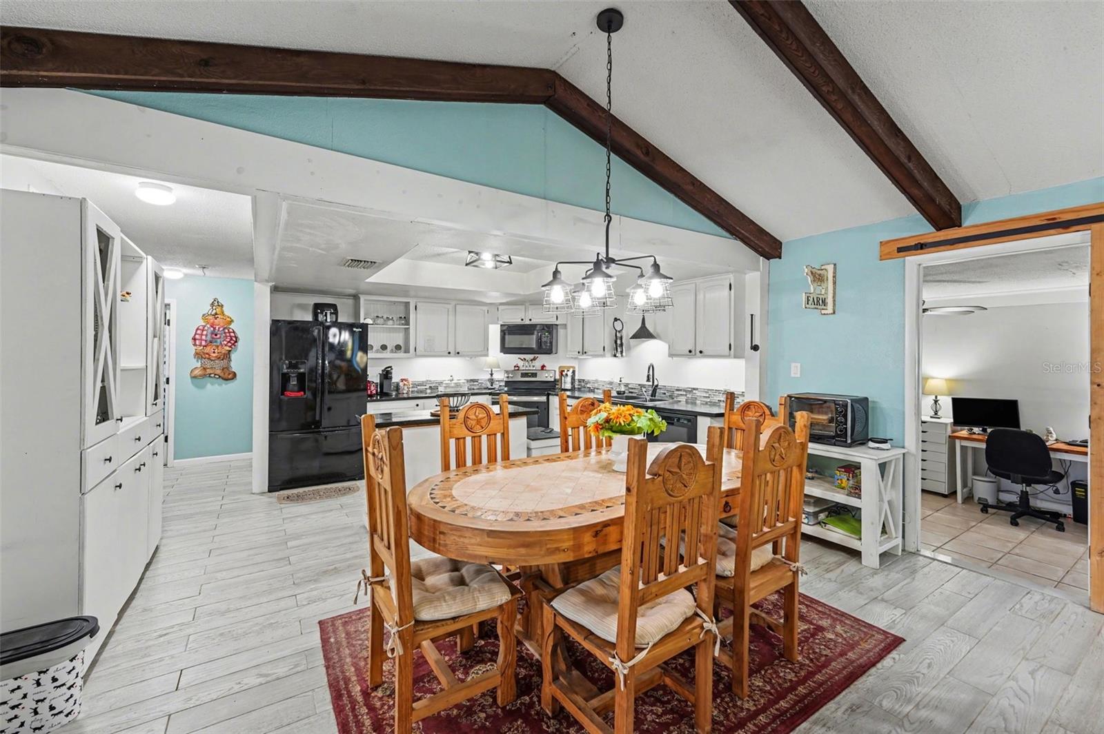 PINE LAKE - Residential