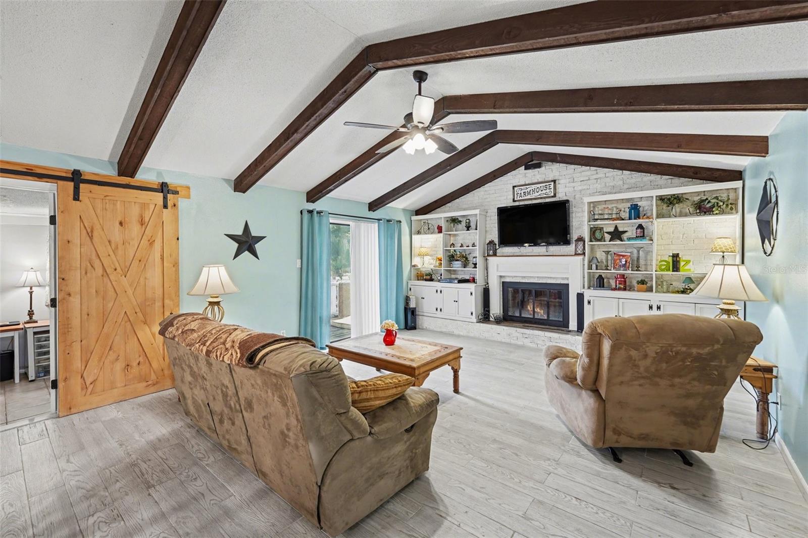 PINE LAKE - Residential