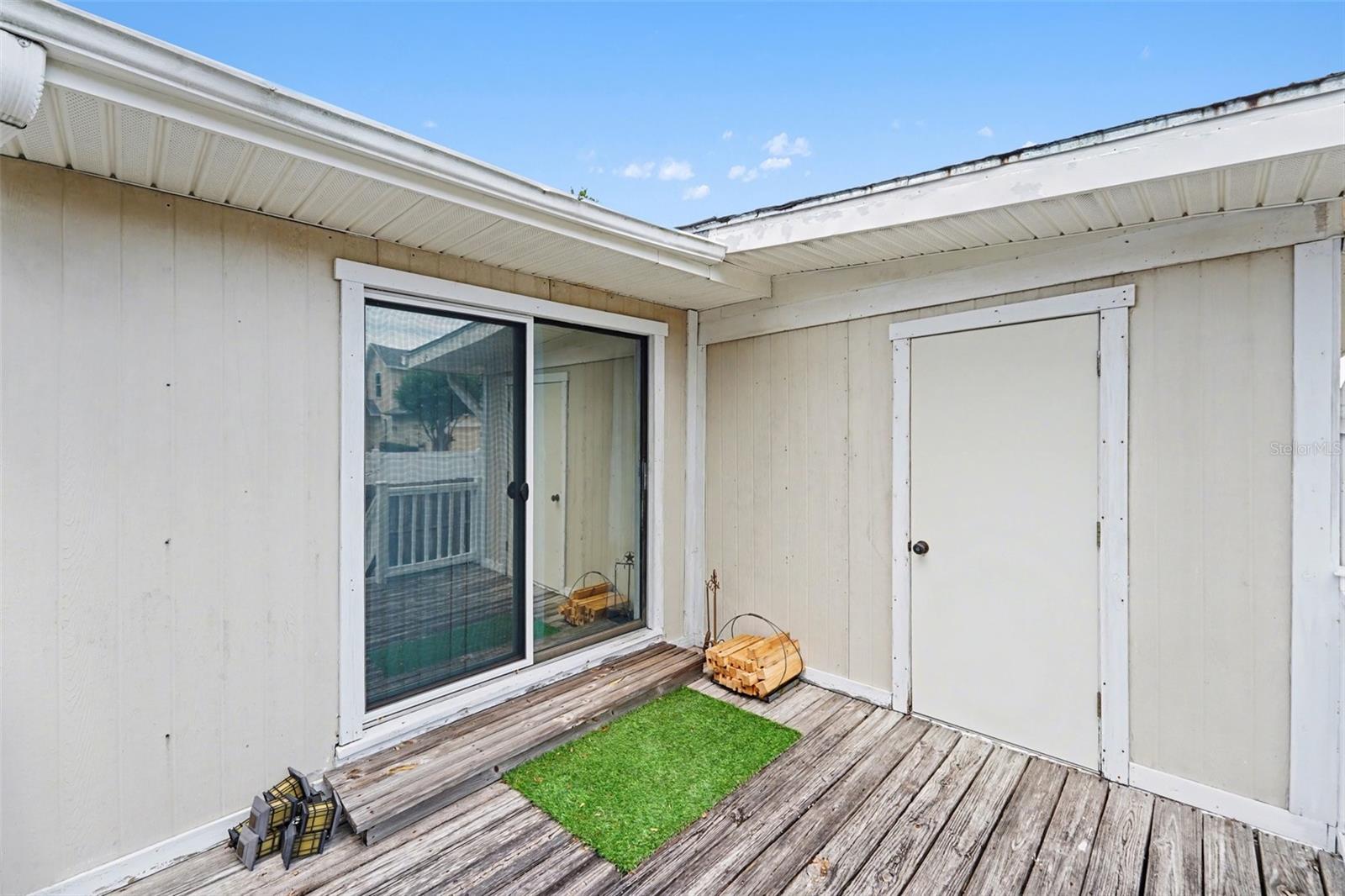 PINE LAKE - Residential