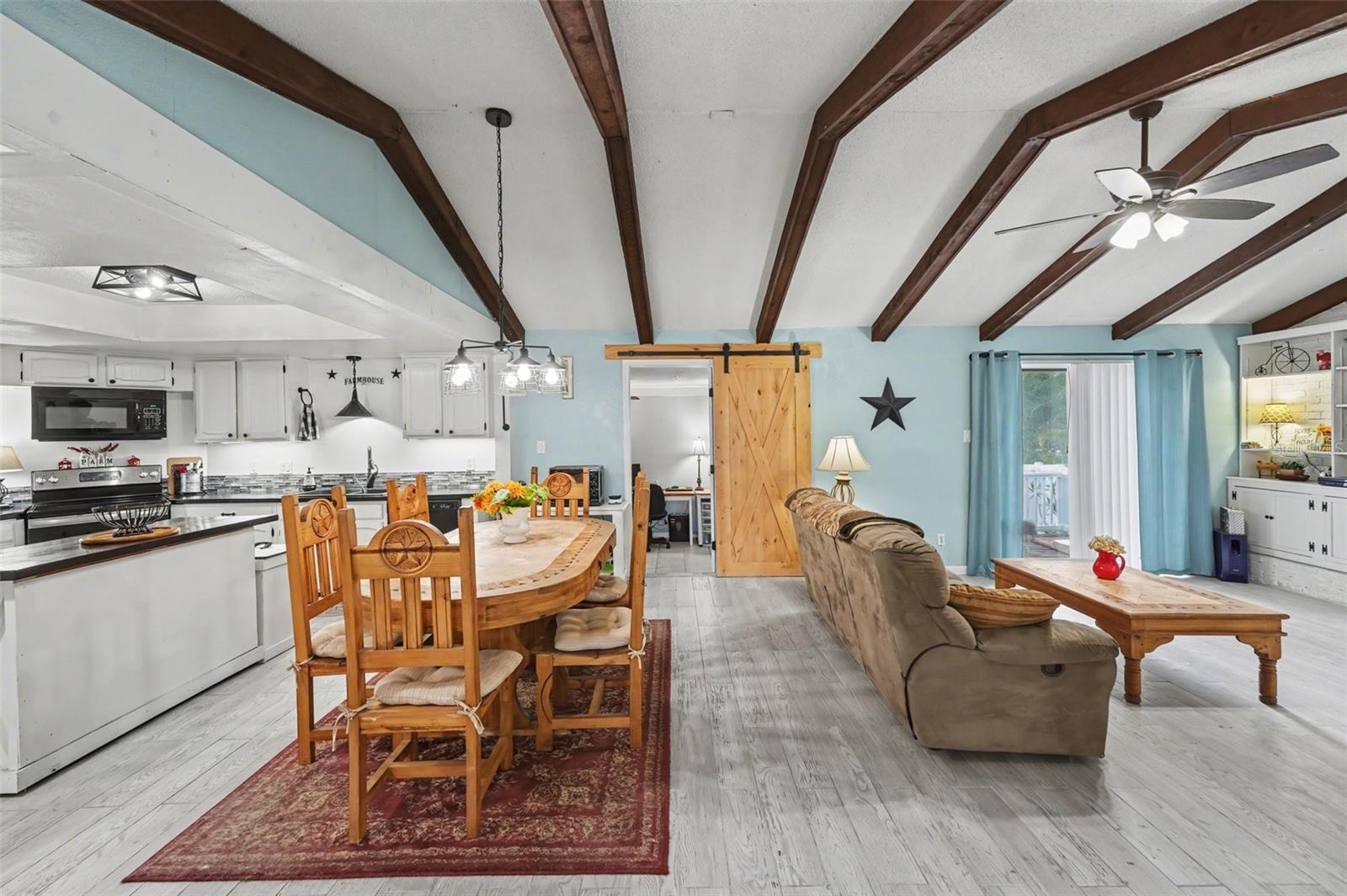 PINE LAKE - Residential