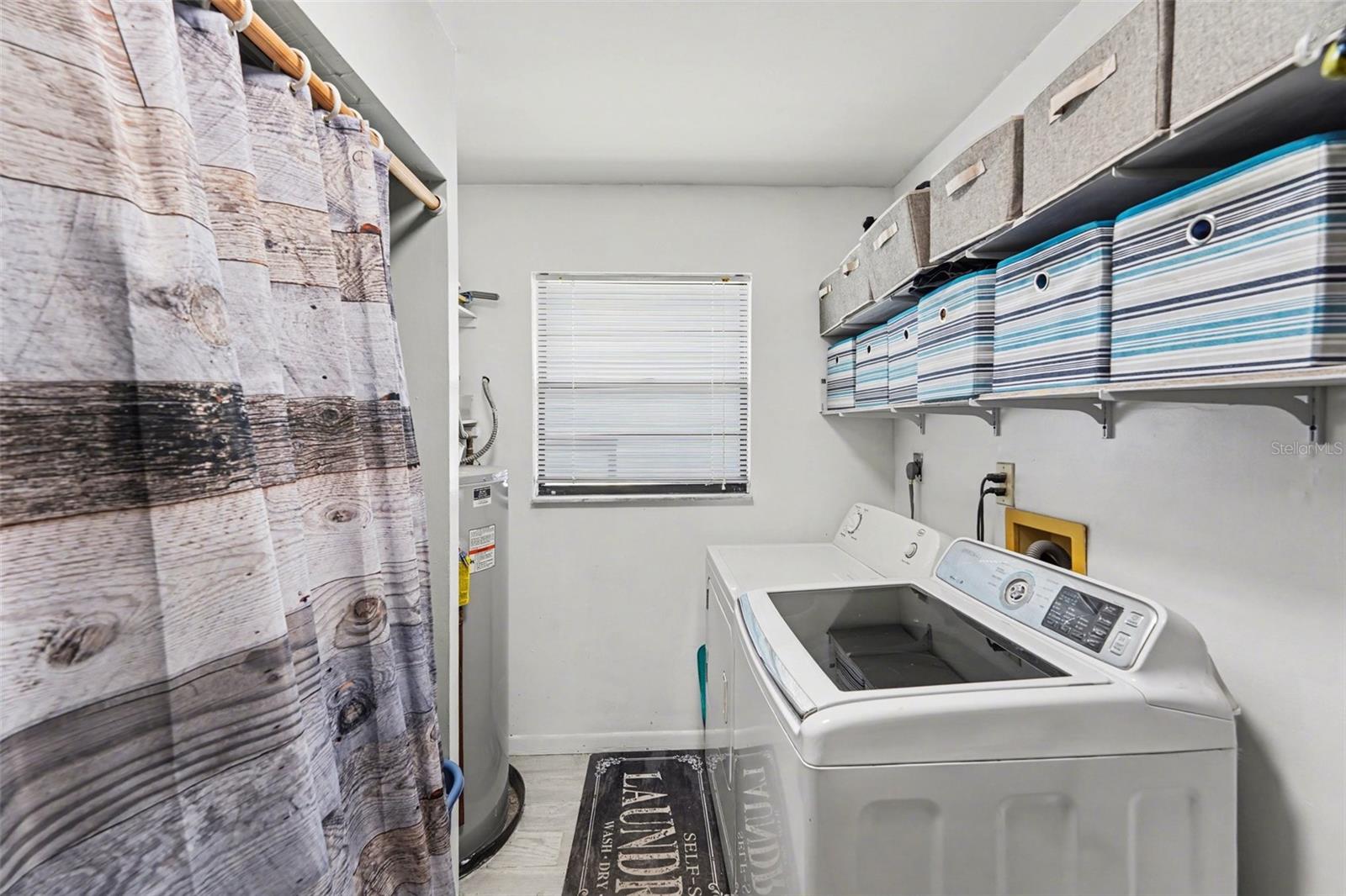 PINE LAKE - Residential