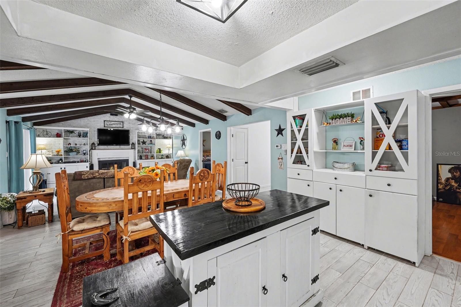 PINE LAKE - Residential