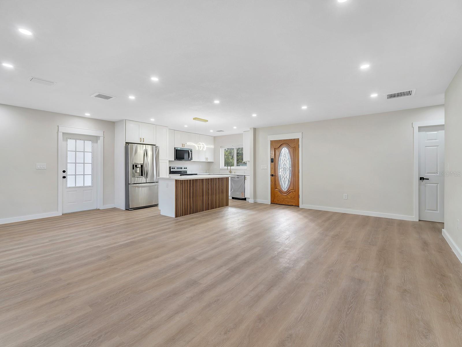 1324 CHESTERFIELD DRIVE