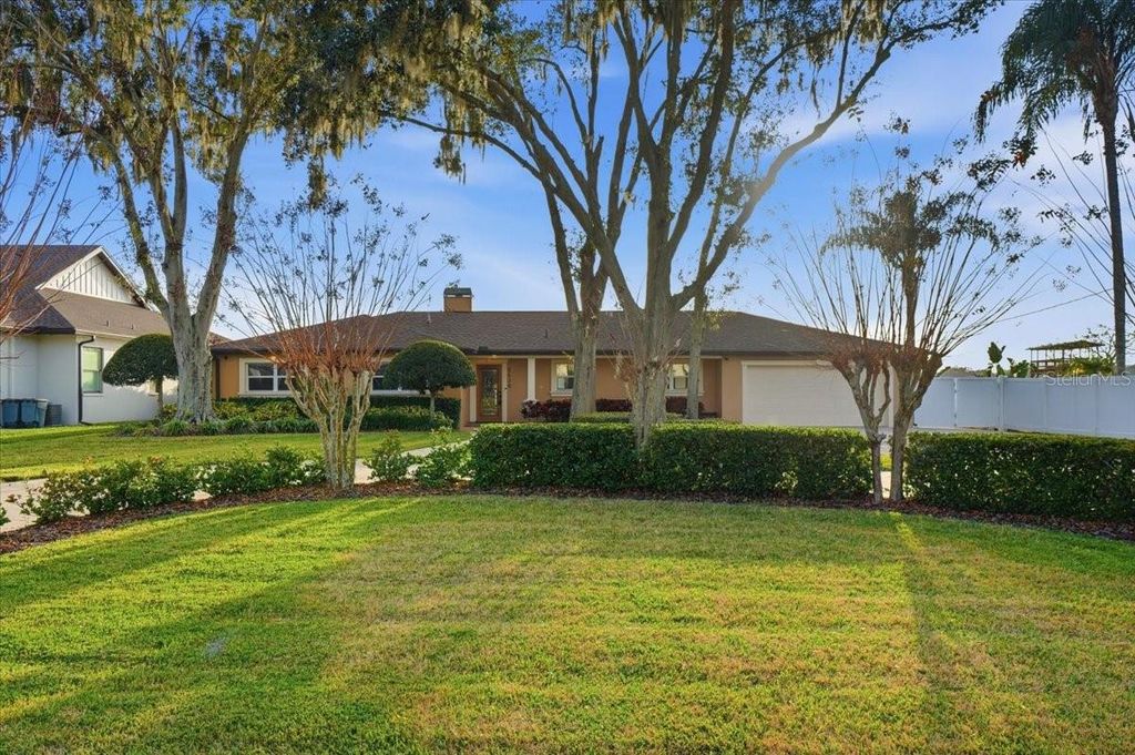 Photo of 5530 Driftwood Drive, Lakeland, FL 33809 (MLS # A4678626)