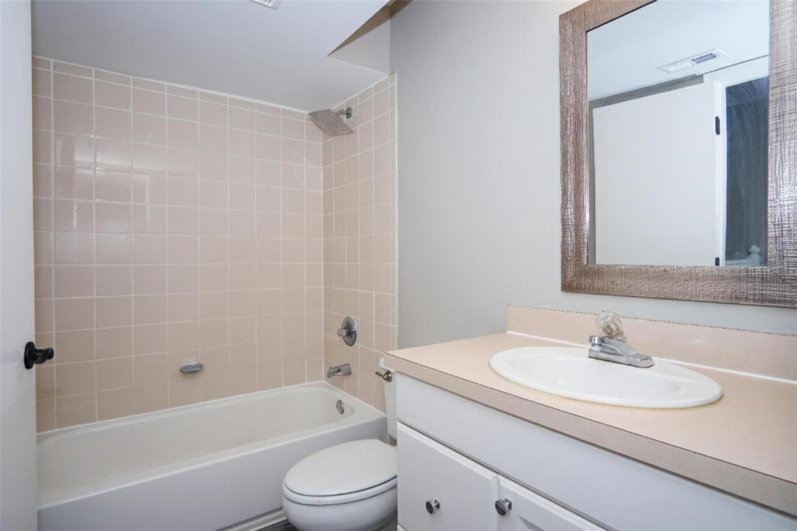 PINE GROVE CONDO AT BLOO - Residential