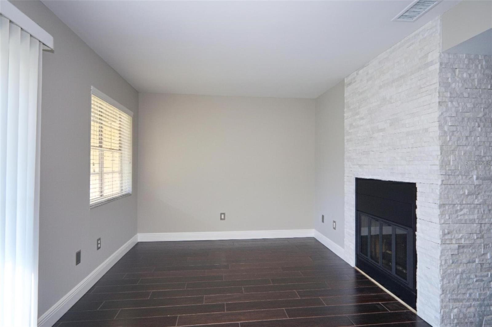 PINE GROVE CONDO AT BLOO - Residential