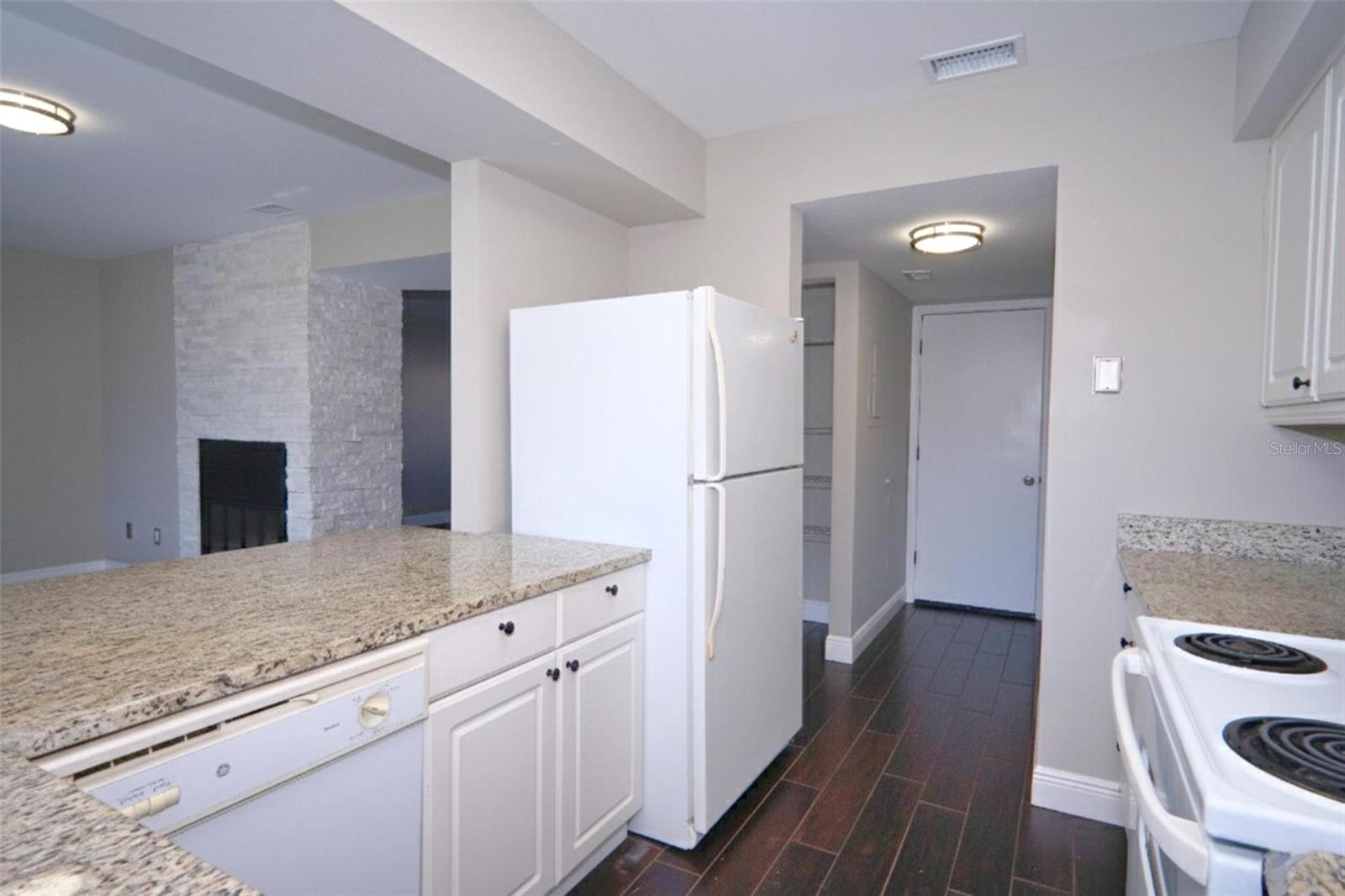 PINE GROVE CONDO AT BLOO - Residential