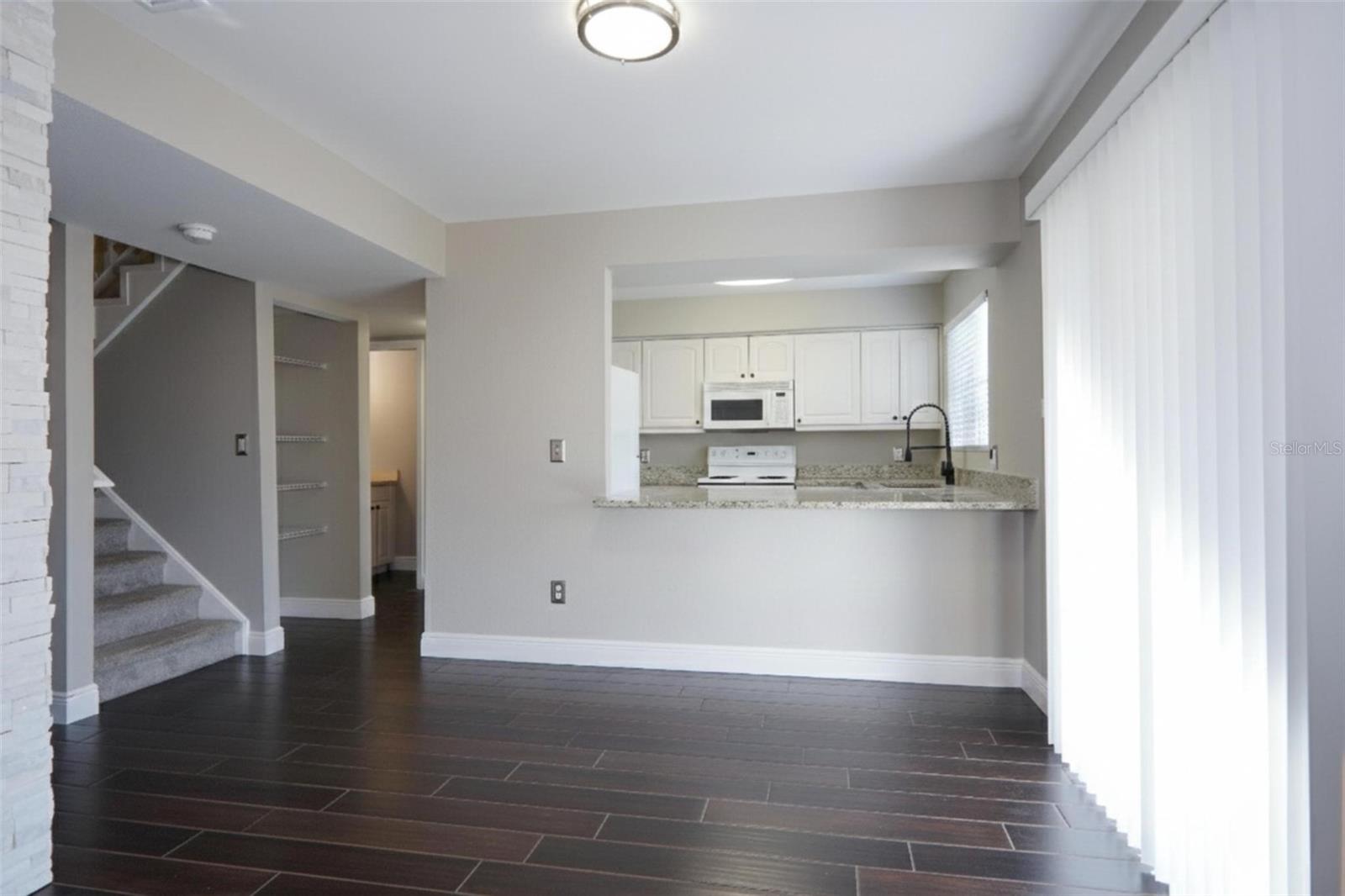 PINE GROVE CONDO AT BLOO - Residential