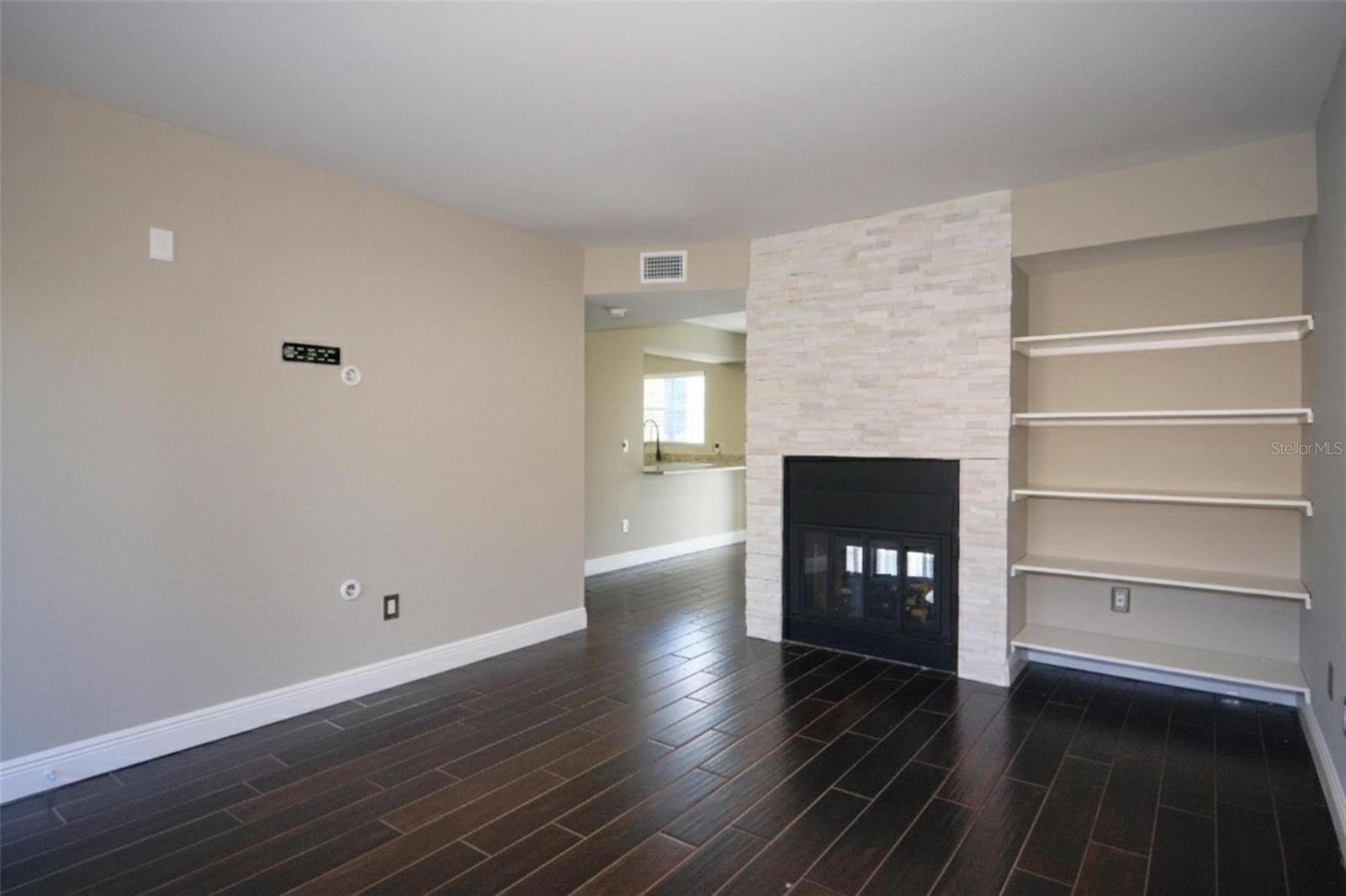 PINE GROVE CONDO AT BLOO - Residential