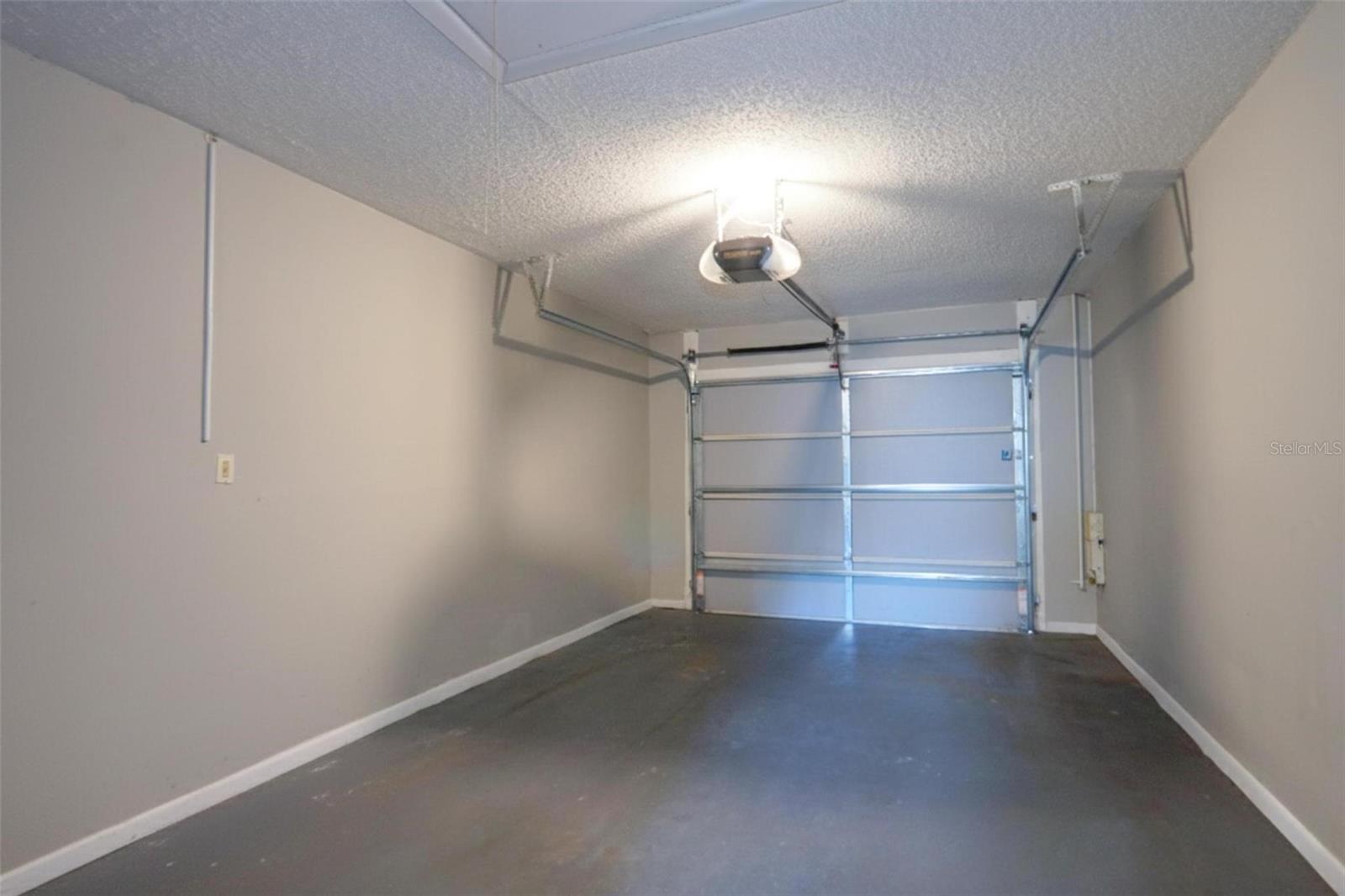 PINE GROVE CONDO AT BLOO - Residential