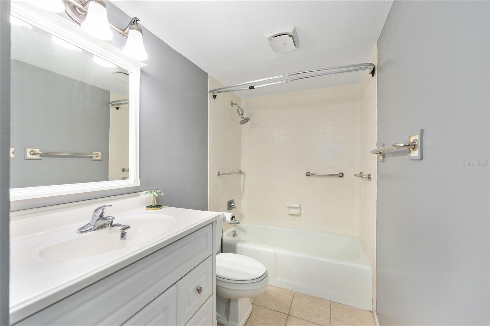 LIVE OAK VILLAGE CONDO - Residential