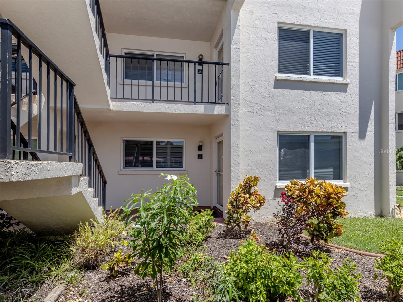 250 SANTA MARIA STREET 121