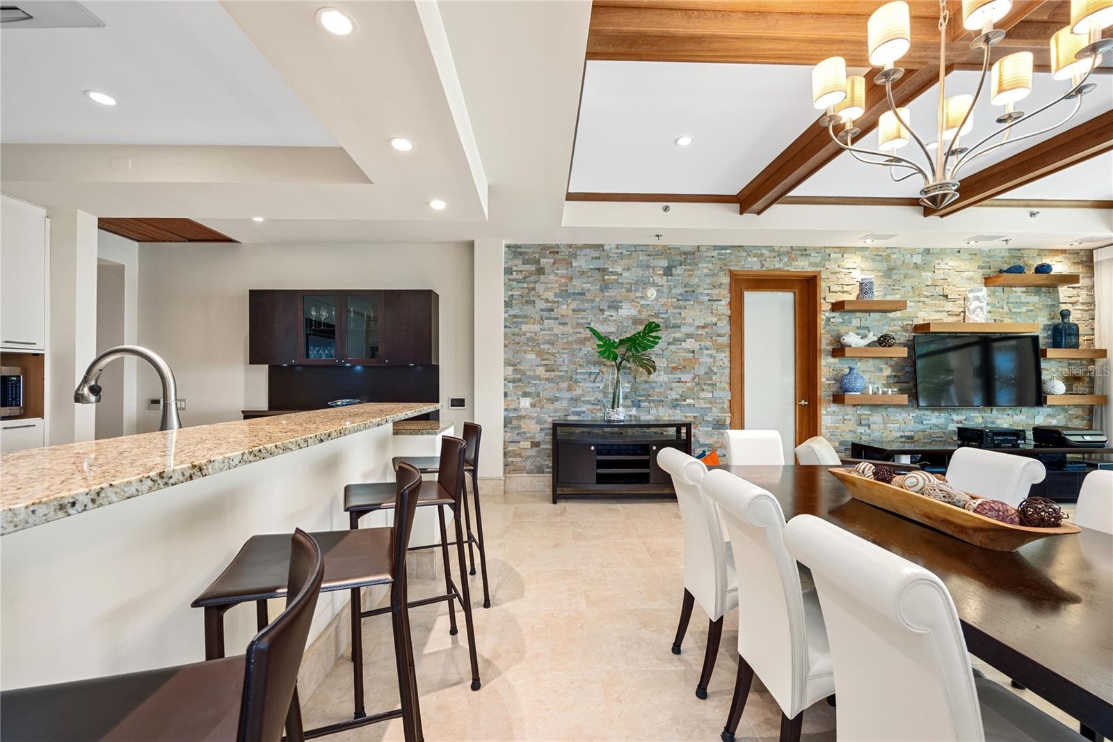 PLANTATION VILLAGE BUILDING 1 - Residential