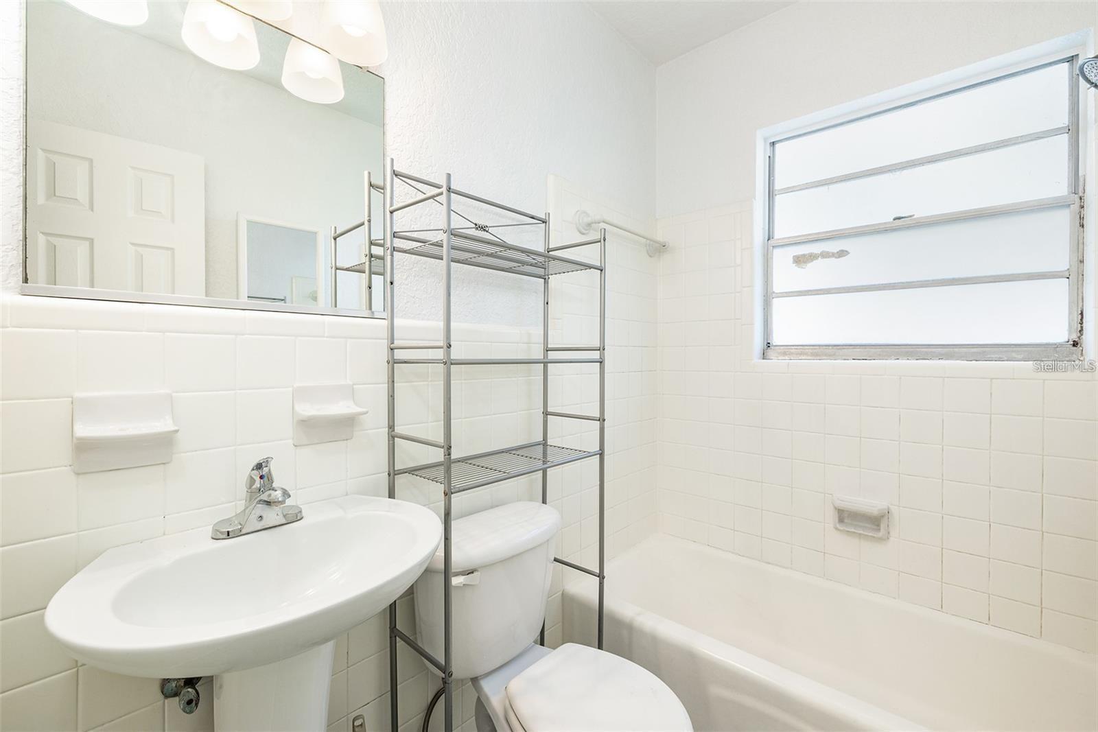 PALMS OF BEACH PARK - Residential Lease