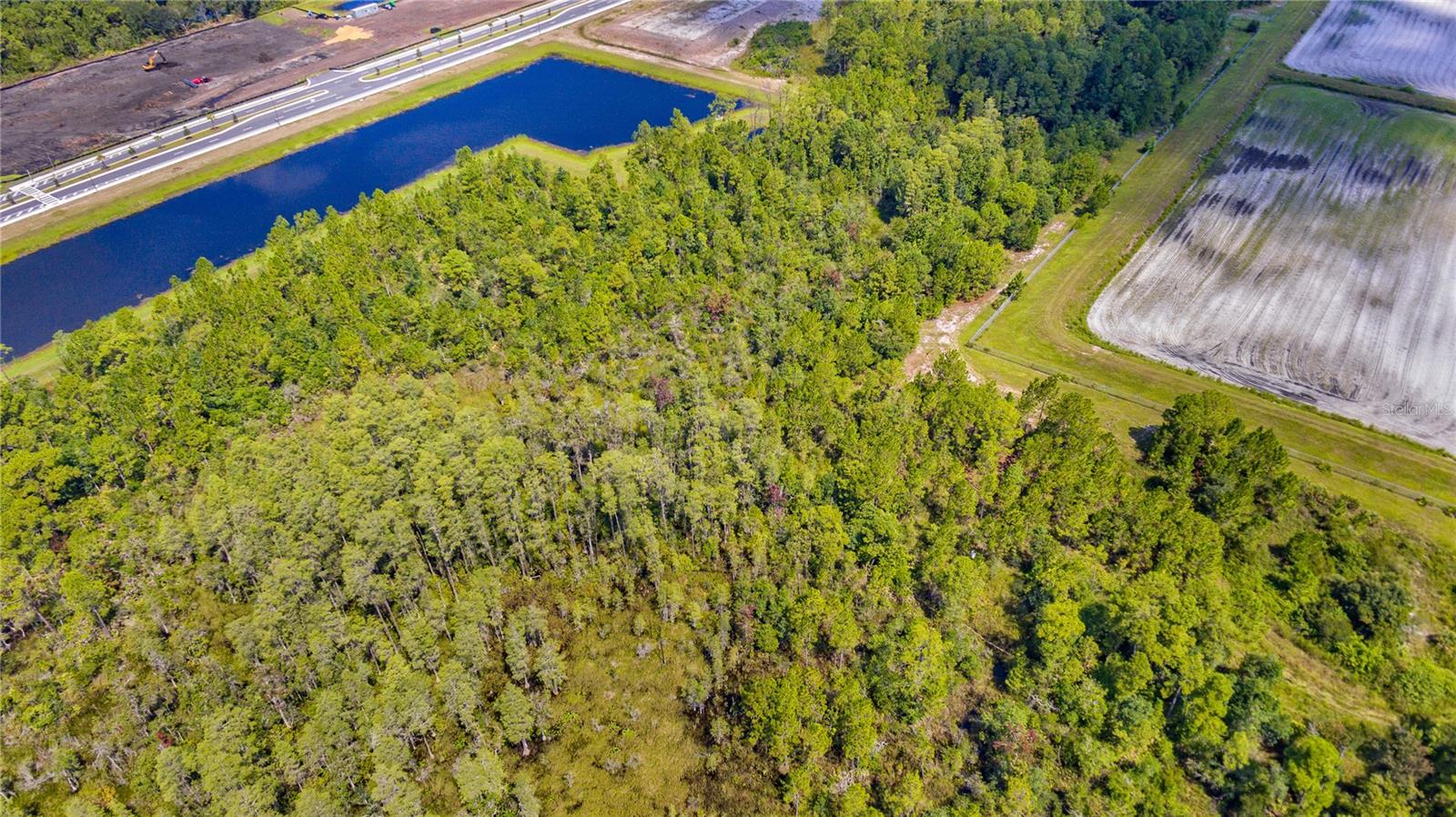 Photo 2 of 7 of S APOPKA VINELAND ROAD land