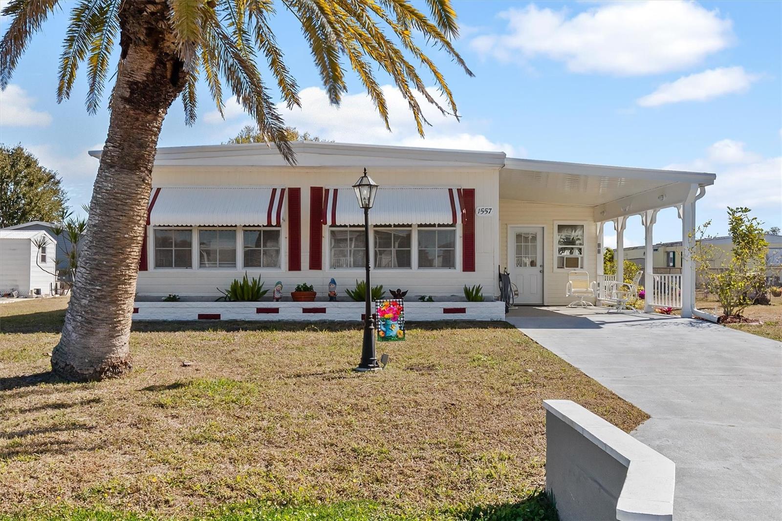 HOLIDAY MOBILE ESTATES - Residential