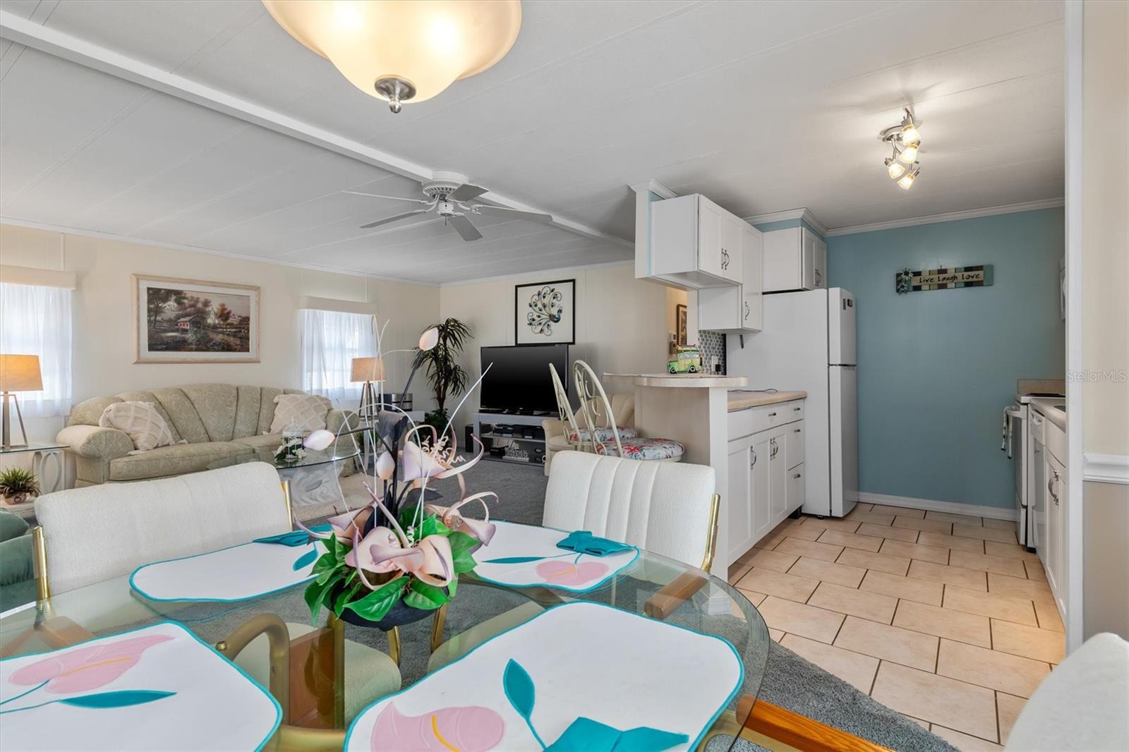 HOLIDAY MOBILE ESTATES - Residential