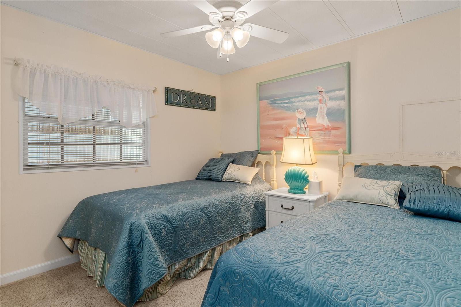 HOLIDAY MOBILE ESTATES - Residential