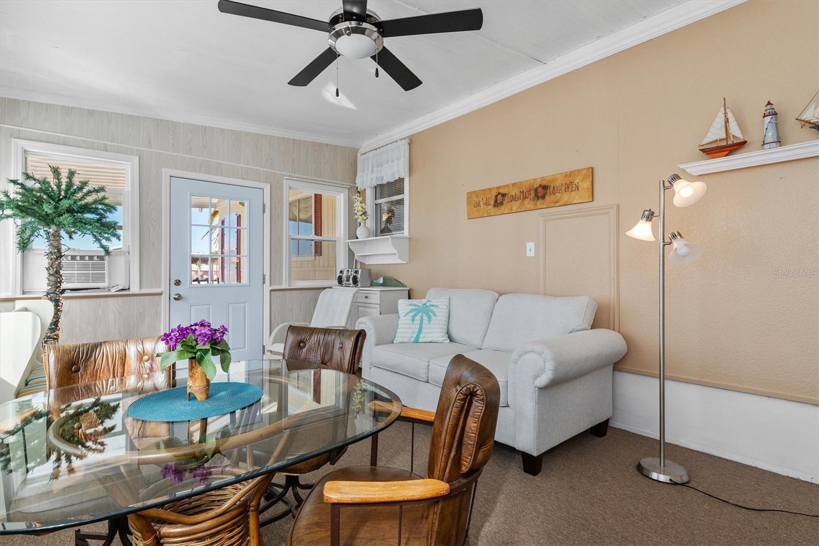 HOLIDAY MOBILE ESTATES - Residential