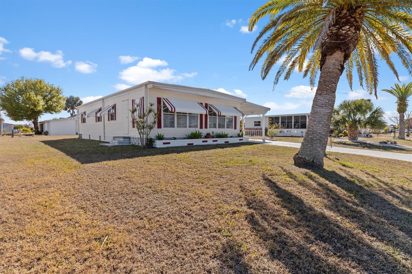 HOLIDAY MOBILE ESTATES - Residential