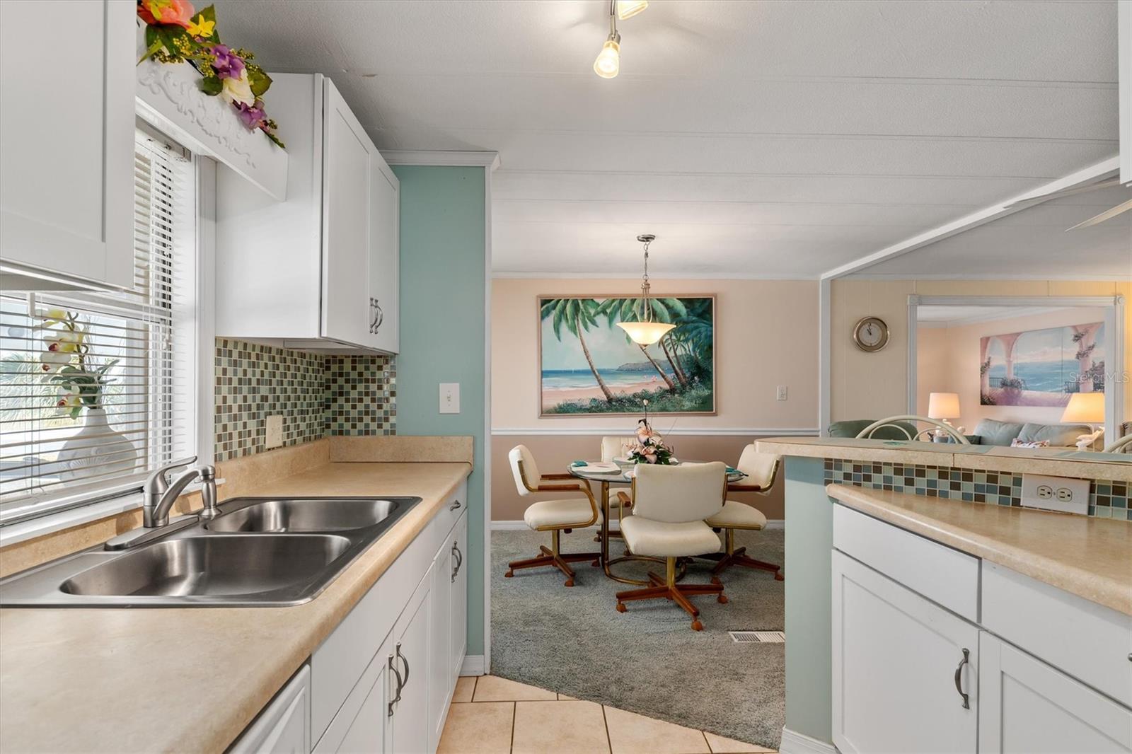 HOLIDAY MOBILE ESTATES - Residential