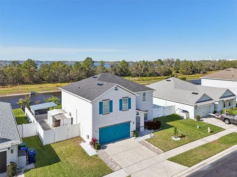 A home in WINTER HAVEN