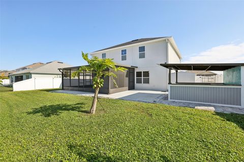 A home in WINTER HAVEN