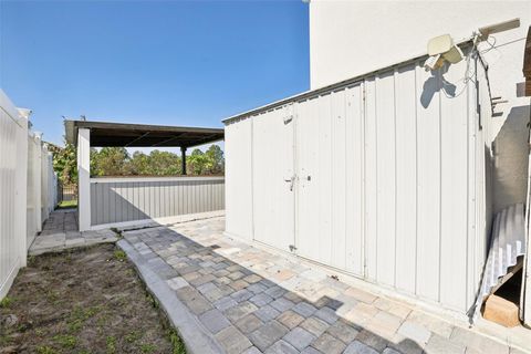 A home in WINTER HAVEN