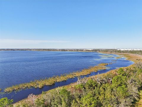 A home in WINTER HAVEN